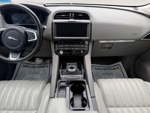 2019 Jaguar F-Pace - Image 11 of 12