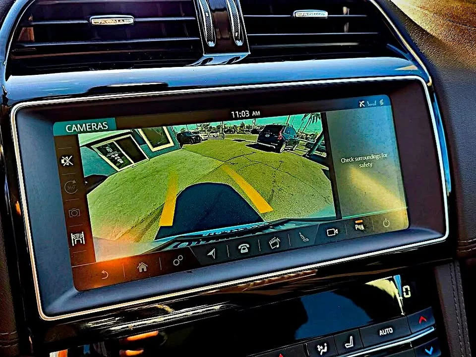 2019 Jaguar F-Pace - Image 15 of 20