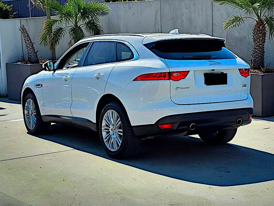 2019 Jaguar F-Pace - Image 4 of 20