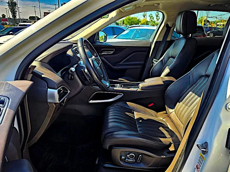 2019 Jaguar F-Pace - Image 10 of 20