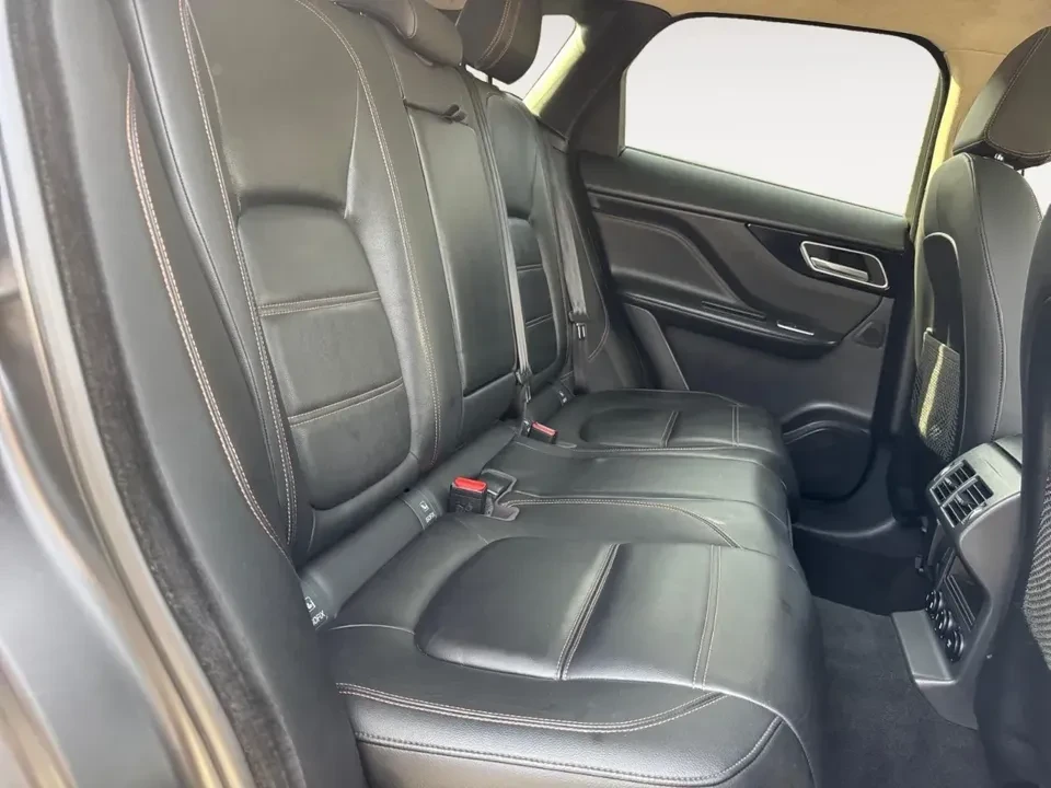 2019 Jaguar F-Pace - Image 11 of 12