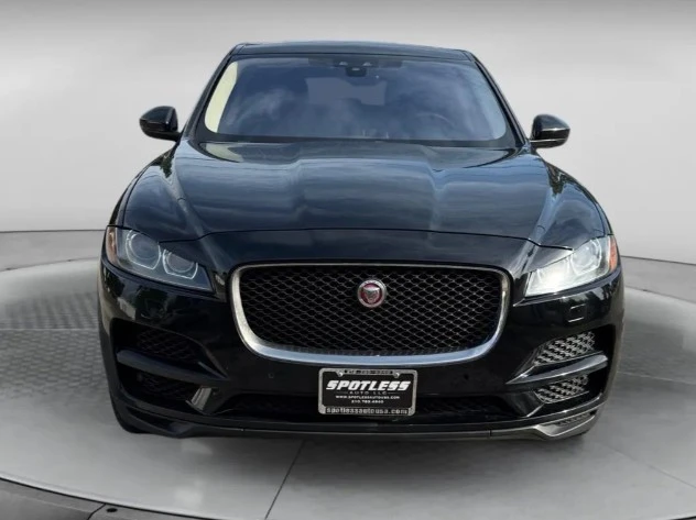 2019 Jaguar F-Pace - Image 2 of 12