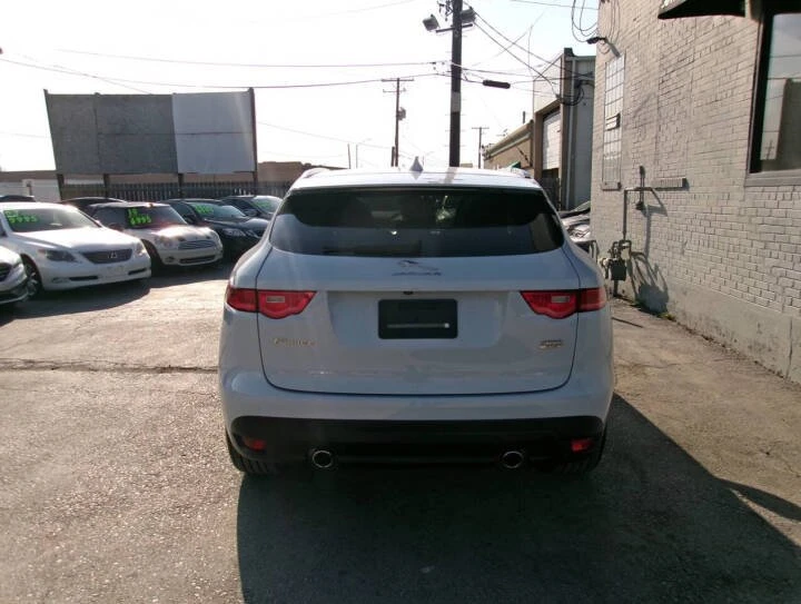 2019 Jaguar F-Pace - Image 5 of 17