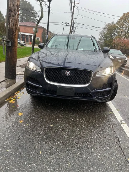 2019 Jaguar F-Pace - Image 5 of 18
