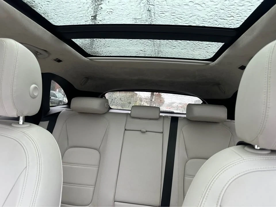 2019 Jaguar F-Pace - Image 14 of 18