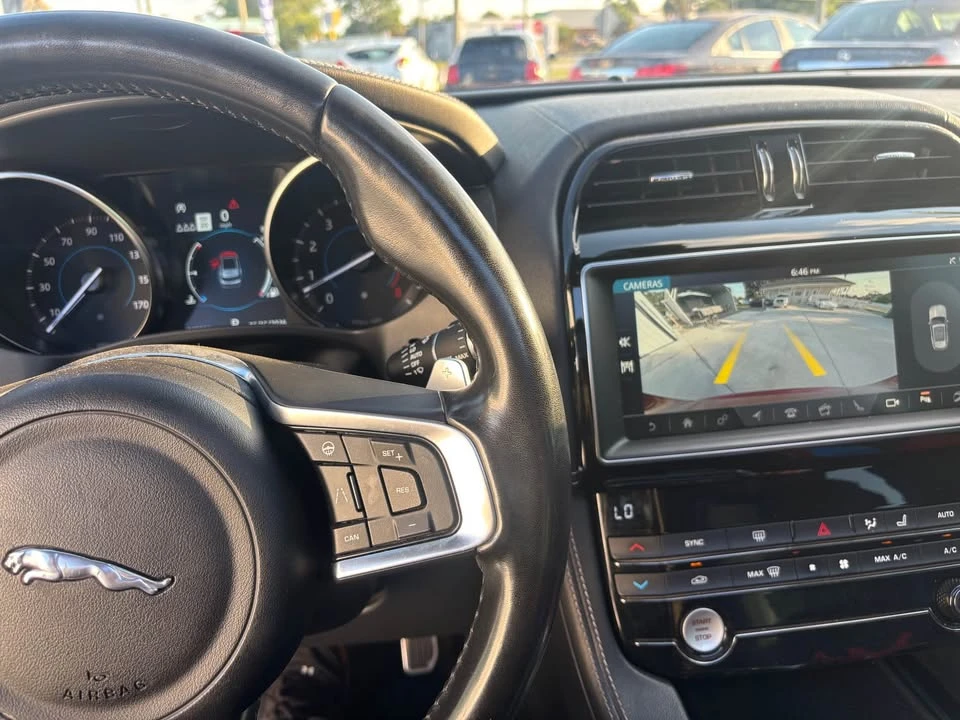 2019 Jaguar F-Pace - Image 7 of 20
