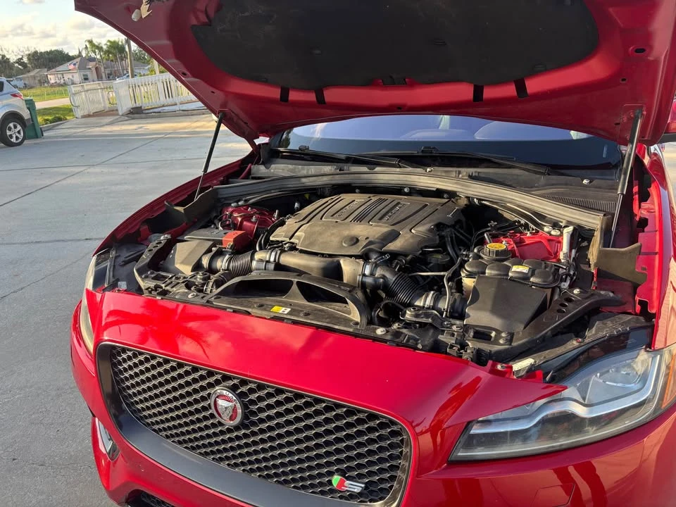 2019 Jaguar F-Pace - Image 9 of 20