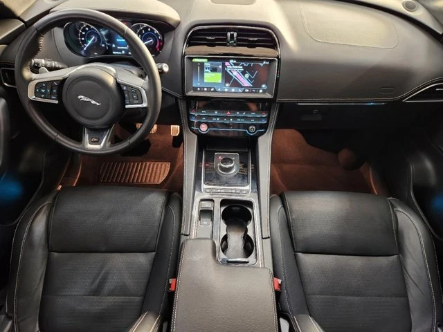 2019 Jaguar F-Pace - Image 18 of 20
