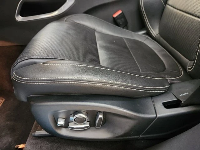 2019 Jaguar F-Pace - Image 9 of 20