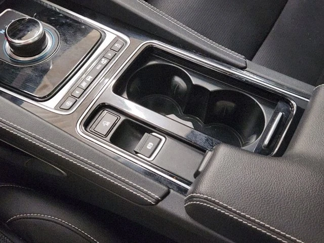 2019 Jaguar F-Pace - Image 17 of 20