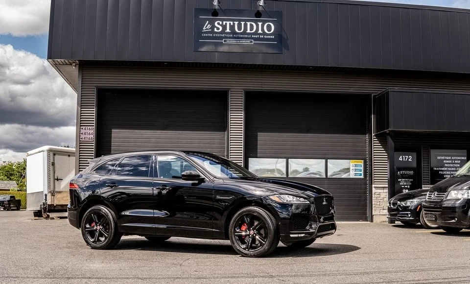2019 Jaguar F-Pace - Image 2 of 7