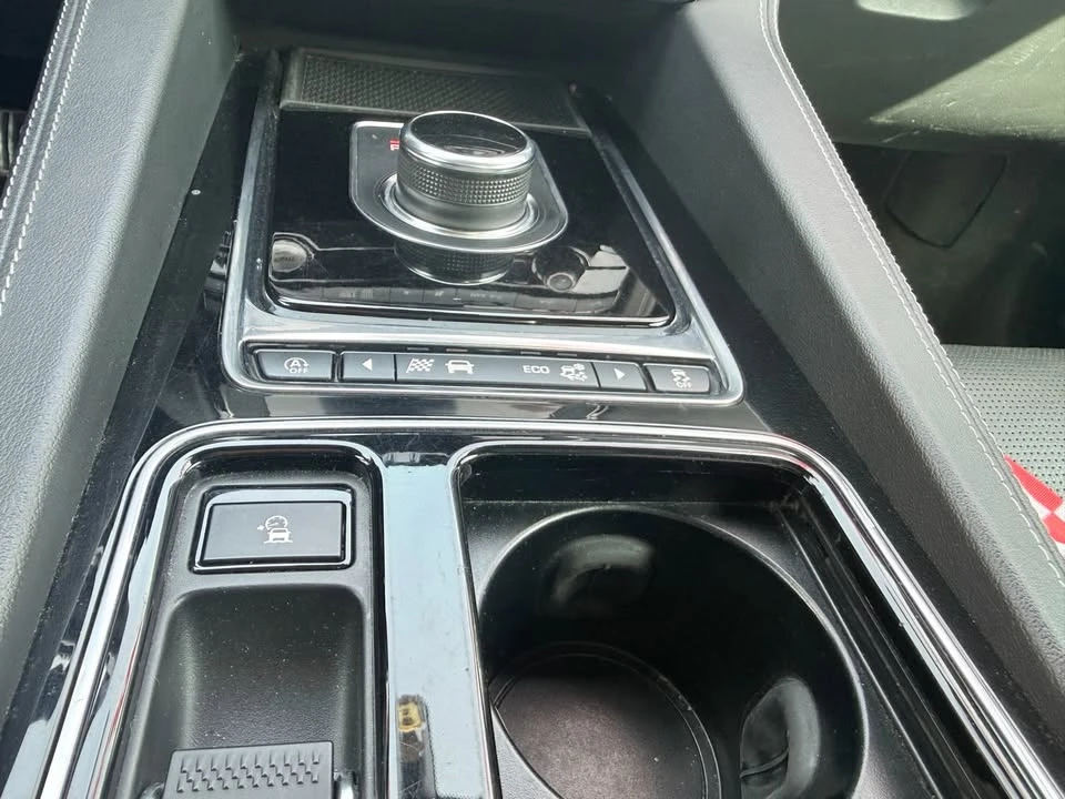 2019 Jaguar F-Pace - Image 13 of 21
