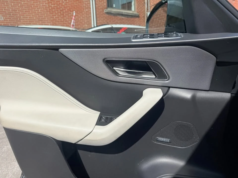 2019 Jaguar F-Pace - Image 18 of 21