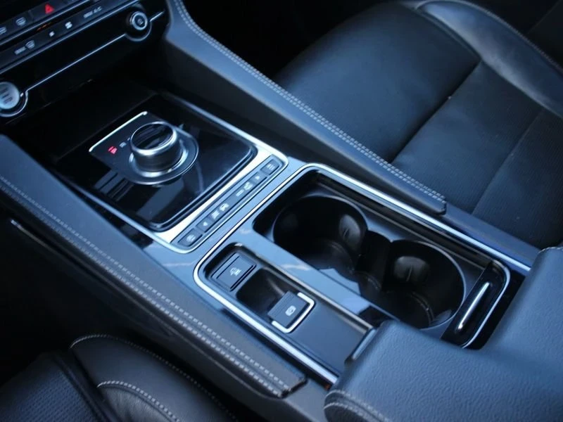 2019 Jaguar F-Pace - Image 18 of 20