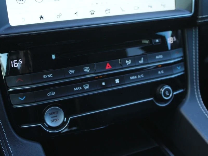 2019 Jaguar F-Pace - Image 14 of 20