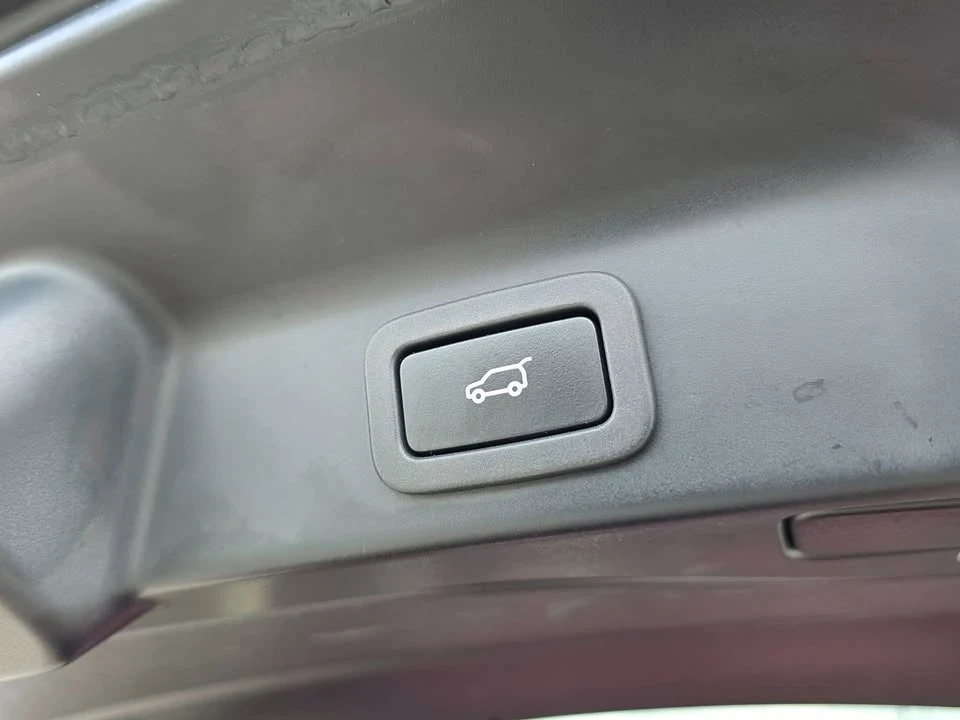 2019 Jaguar F-Pace - Image 17 of 20