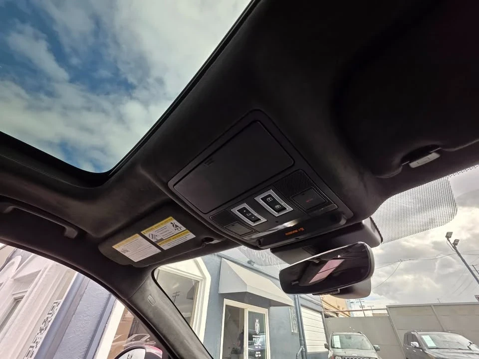 2019 Jaguar F-Pace - Image 15 of 20