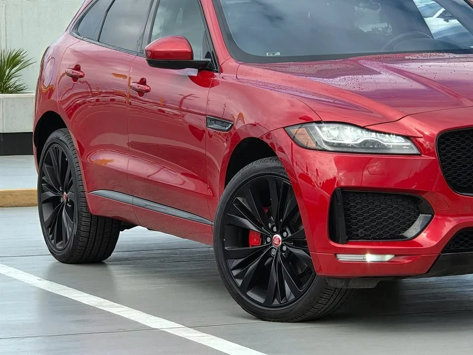 2019 Jaguar F-Pace - Image 2 of 20