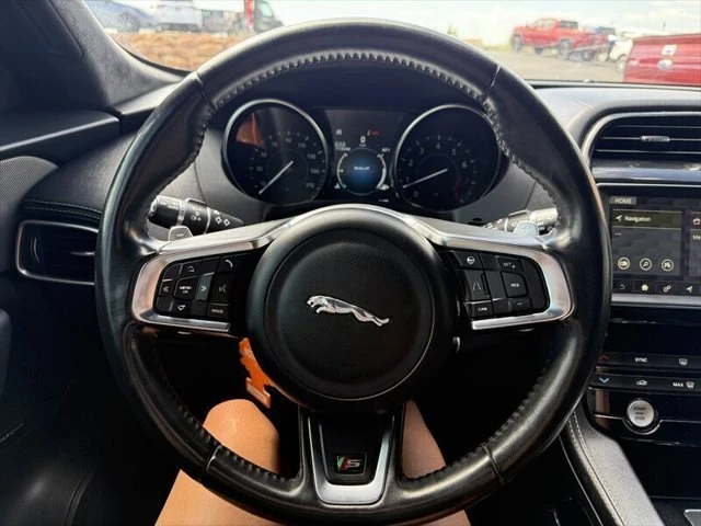 2019 Jaguar F-Pace - Image 10 of 18