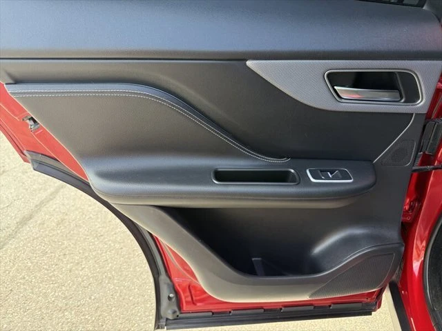2019 Jaguar F-Pace - Image 15 of 18