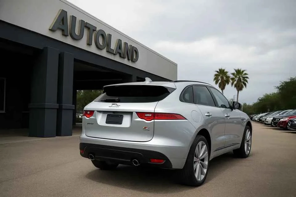 2019 Jaguar F-Pace - Image 2 of 6