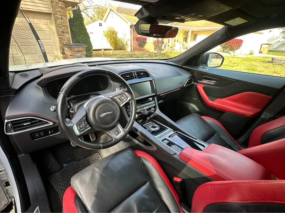 2019 Jaguar F-Pace - Image 9 of 11