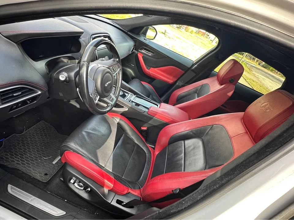 2019 Jaguar F-Pace - Image 10 of 11