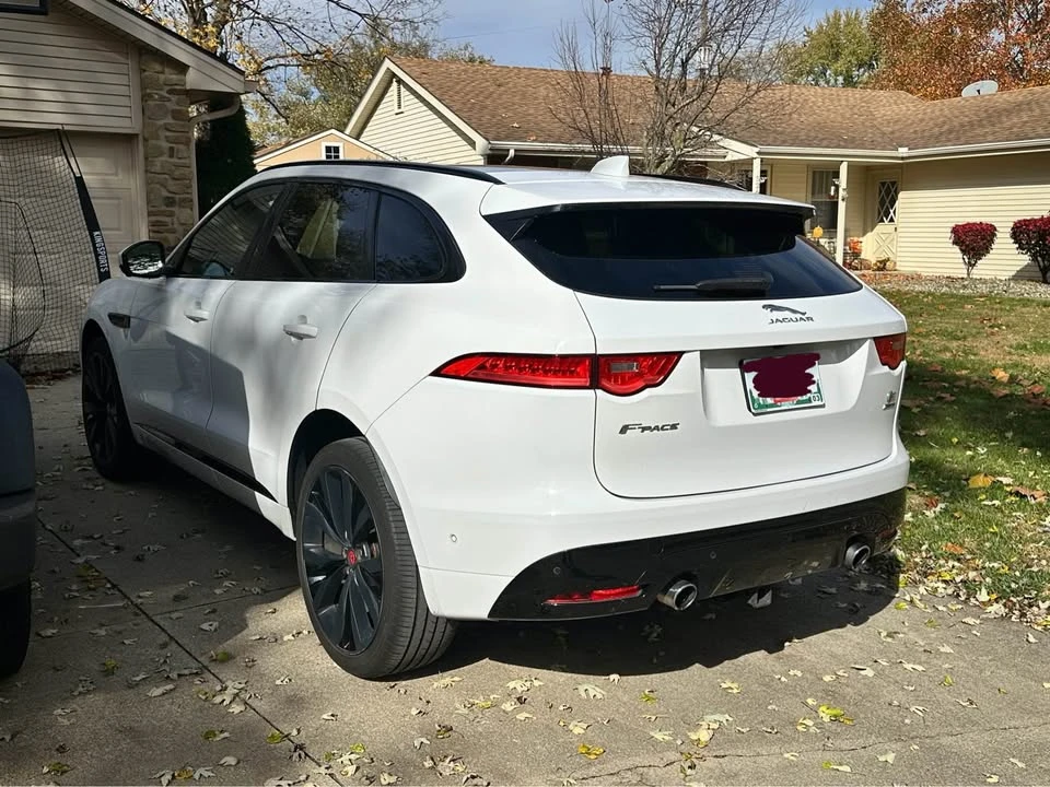 2019 Jaguar F-Pace - Image 4 of 11