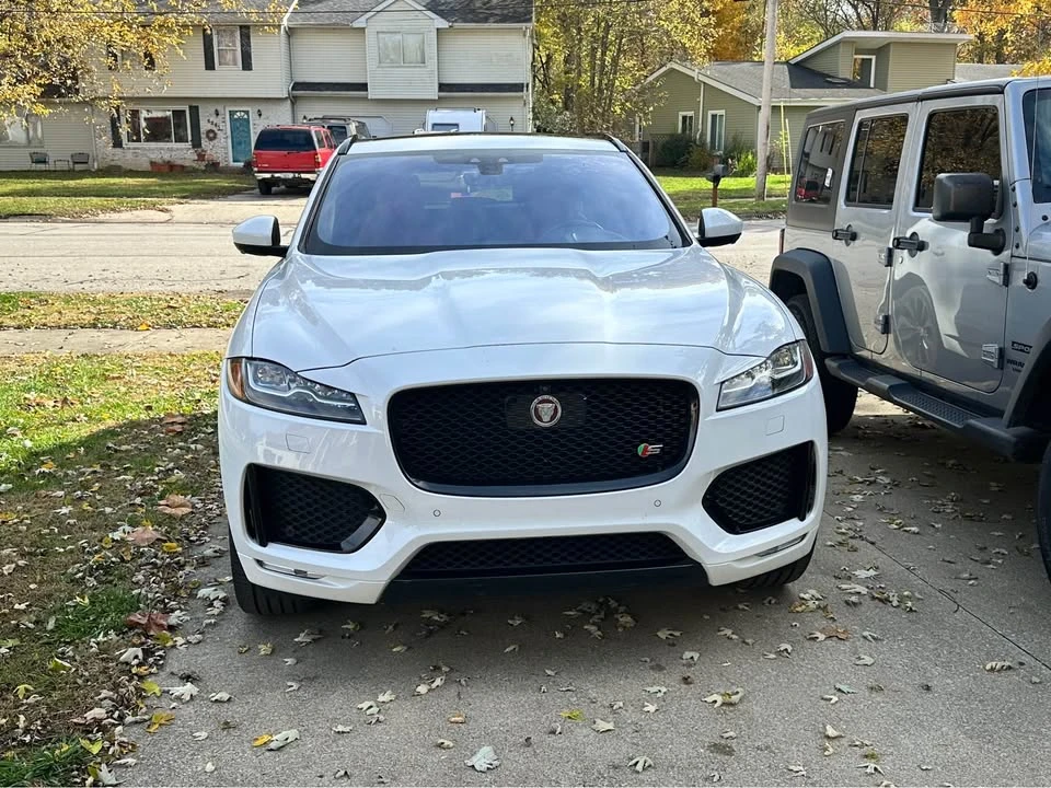 2019 Jaguar F-Pace - Image 2 of 11