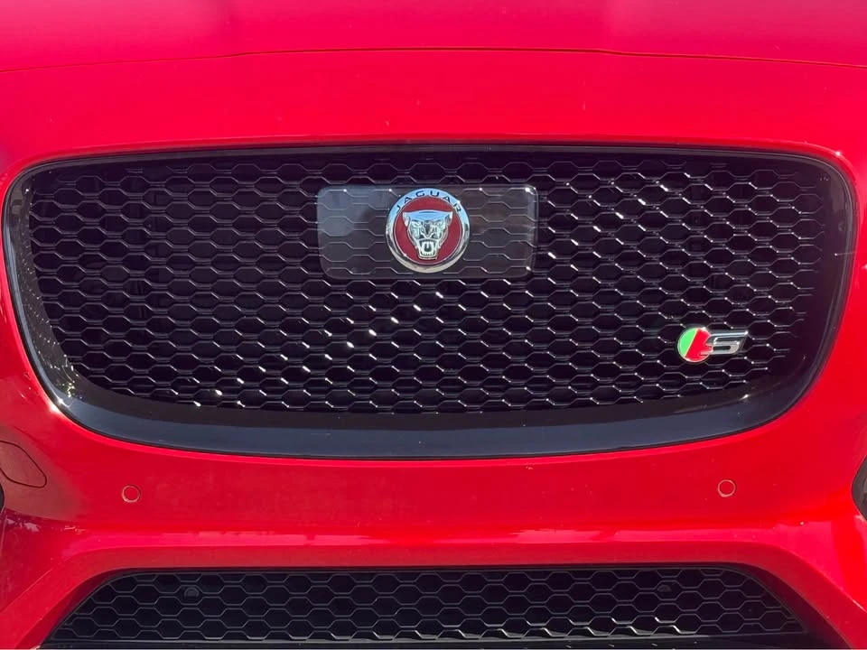 2019 Jaguar F-Pace - Image 9 of 17