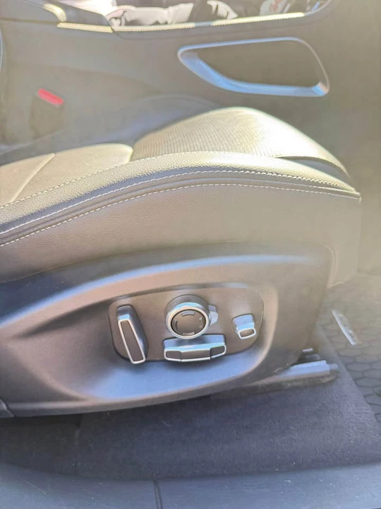 2019 Jaguar F-Pace - Image 17 of 17