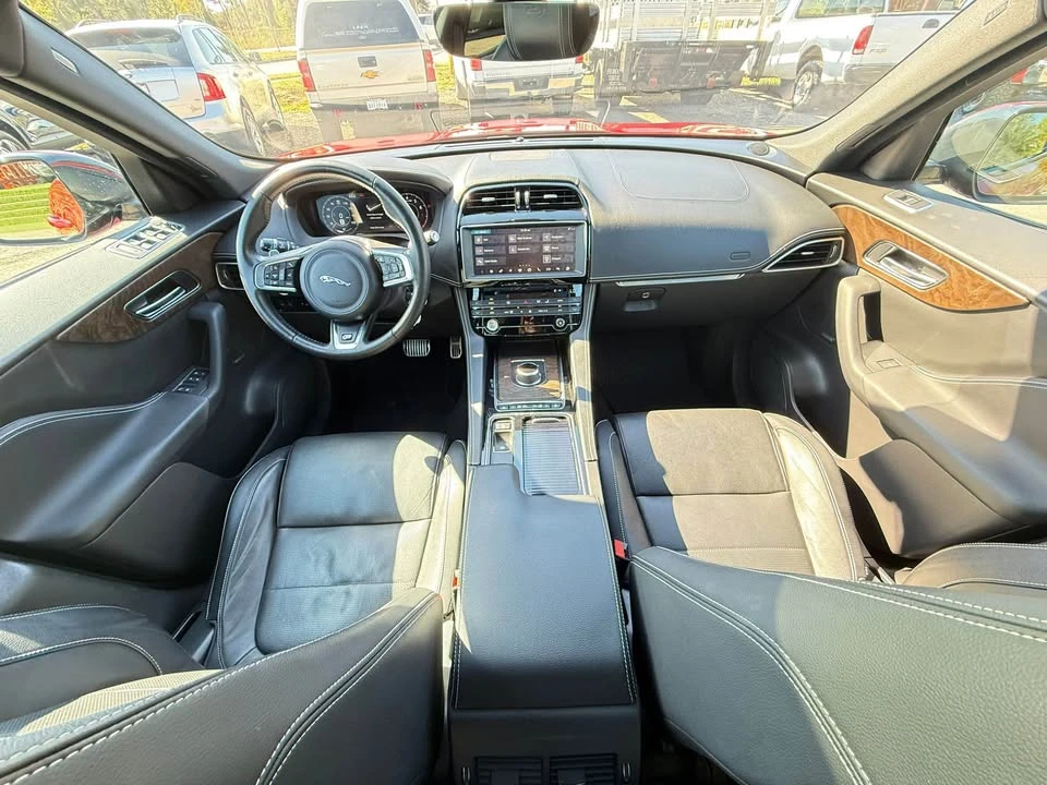 2019 Jaguar F-Pace - Image 14 of 17