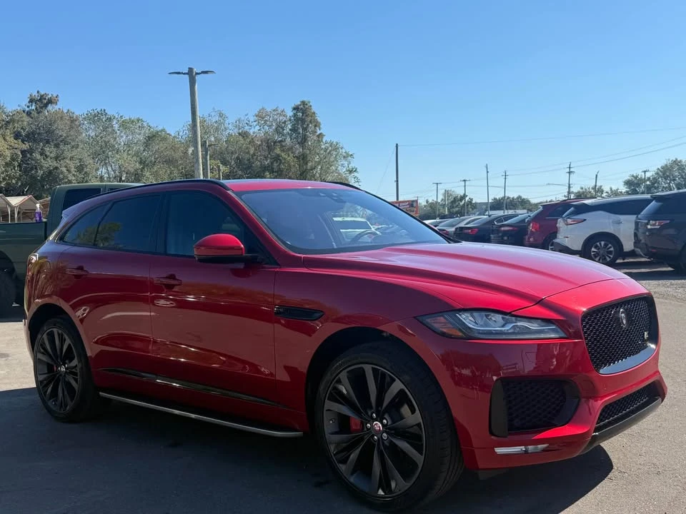 2019 Jaguar F-Pace - Image 10 of 17