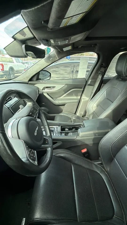 2019 Jaguar F-Pace - Image 2 of 3