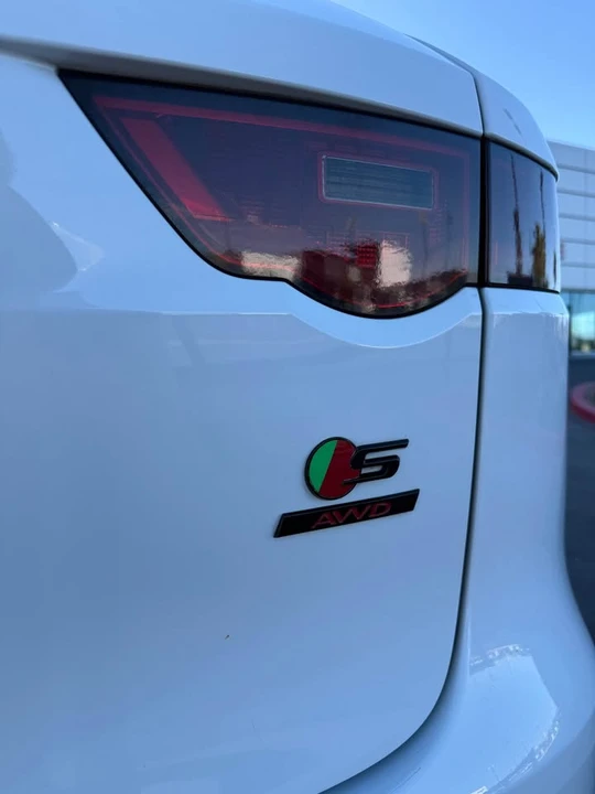 2019 Jaguar F-Pace - Image 6 of 10