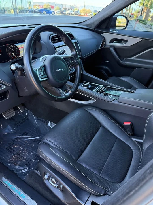 2019 Jaguar F-Pace - Image 7 of 10