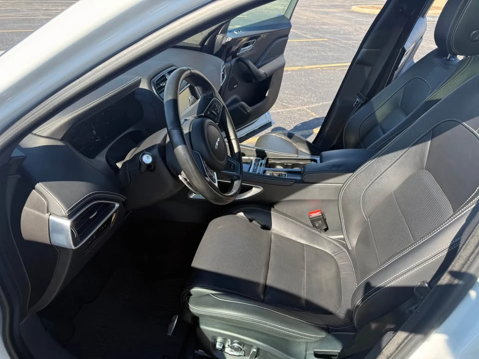 2019 Jaguar F-Pace - Image 9 of 14