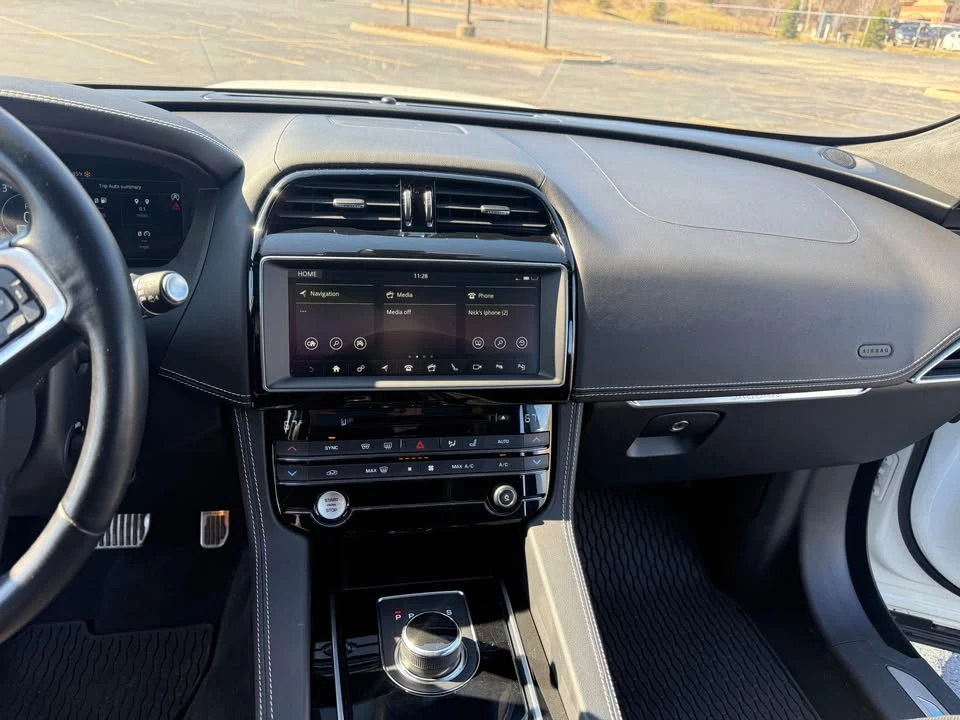2019 Jaguar F-Pace - Image 11 of 14