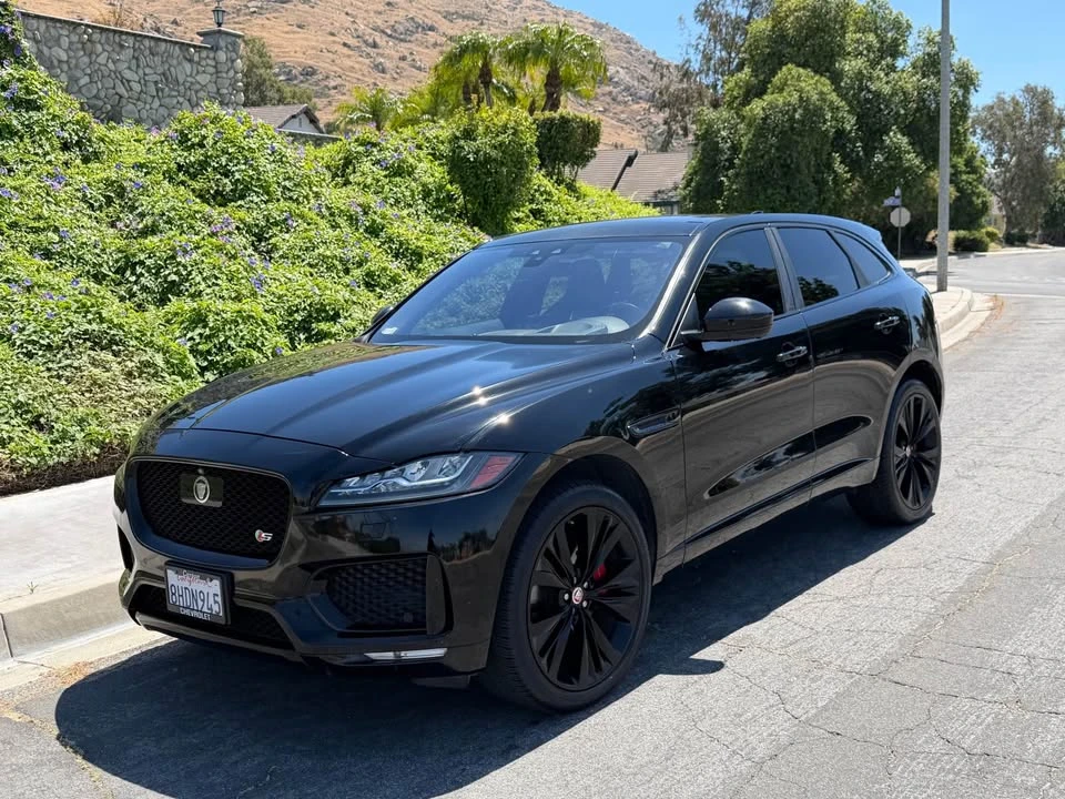 2019 Jaguar F-Pace - Image 3 of 19