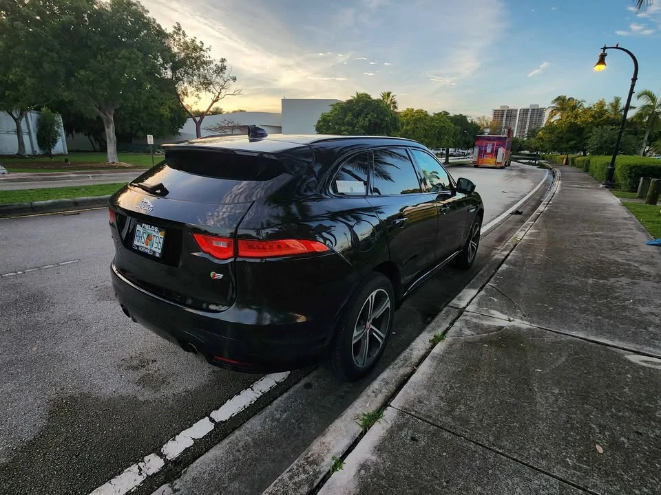 2019 Jaguar F-Pace - Image 4 of 11