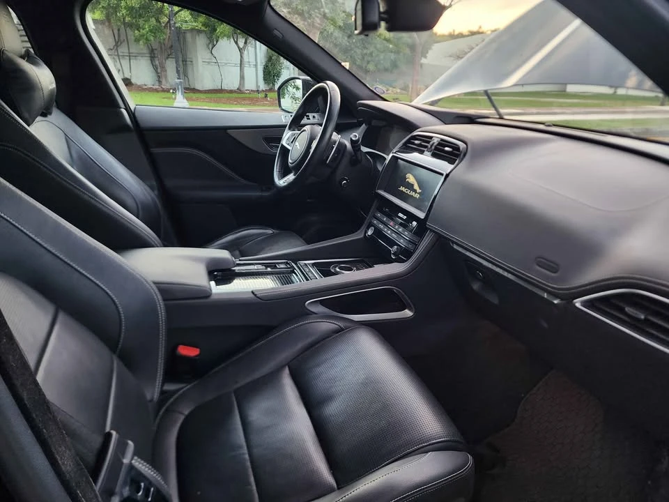 2019 Jaguar F-Pace - Image 8 of 11