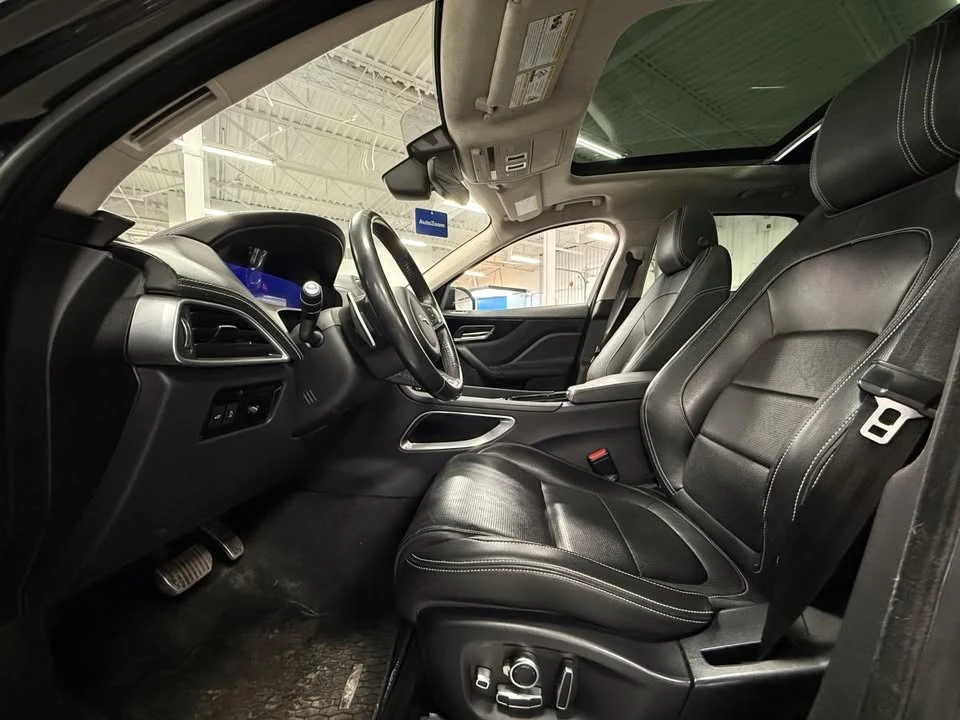 2019 Jaguar F-Pace - Image 10 of 16