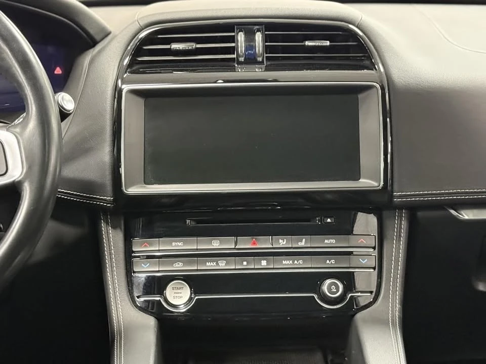 2019 Jaguar F-Pace - Image 15 of 16