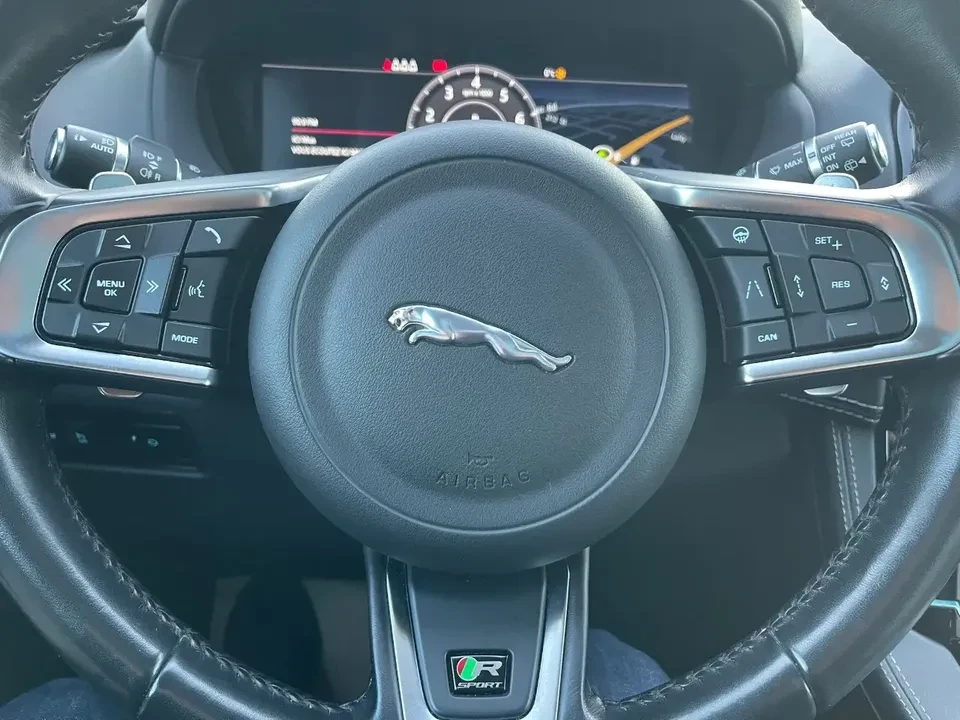 2019 Jaguar F-Pace - Image 15 of 16