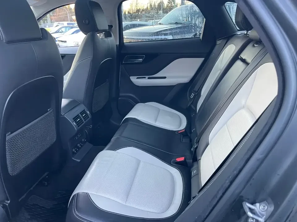 2019 Jaguar F-Pace - Image 10 of 16