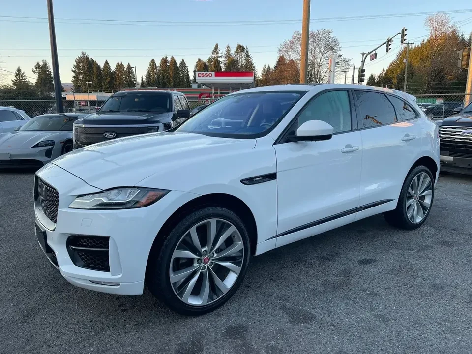2019 Jaguar F-Pace - Image 9 of 16