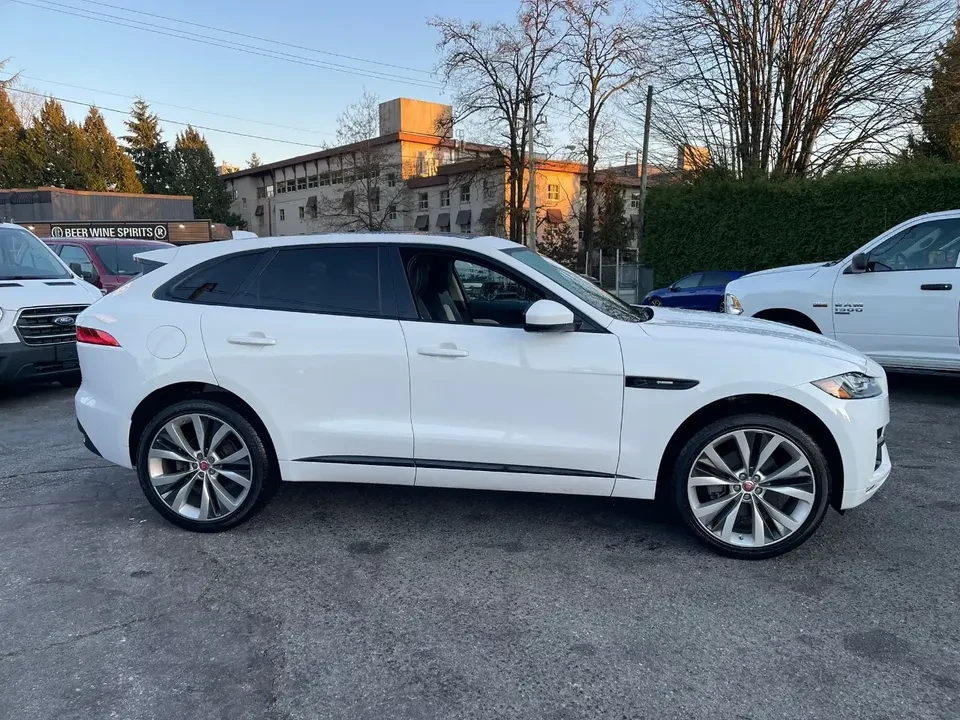 2019 Jaguar F-Pace - Image 4 of 16