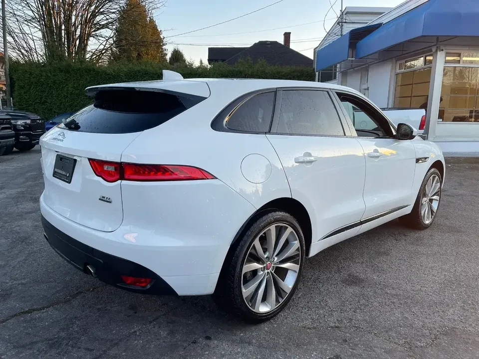 2019 Jaguar F-Pace - Image 5 of 16