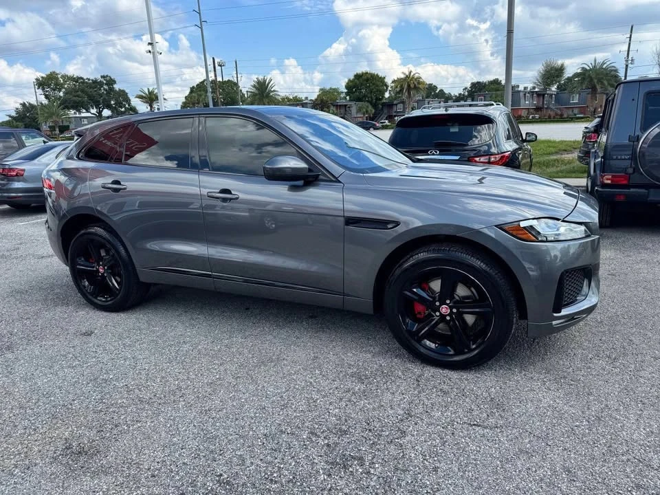 2019 Jaguar F-Pace - Image 5 of 18