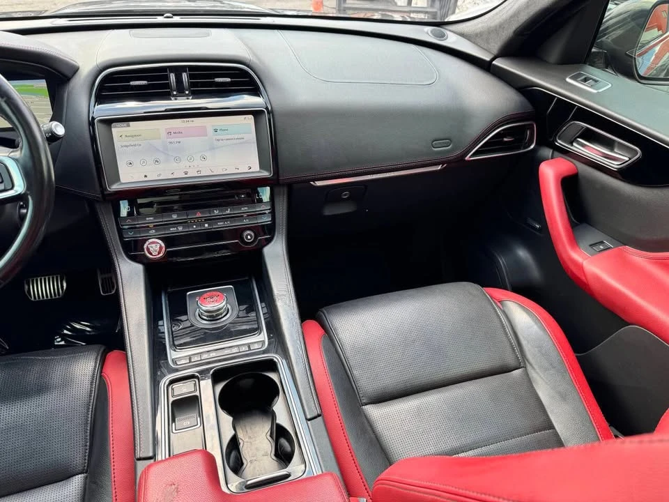2019 Jaguar F-Pace - Image 13 of 18